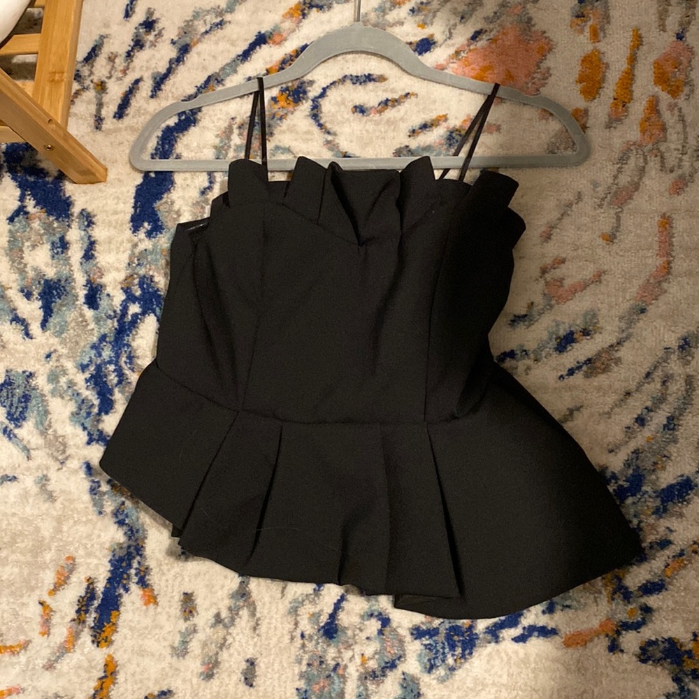 Vestibule asymmetrical strapless top